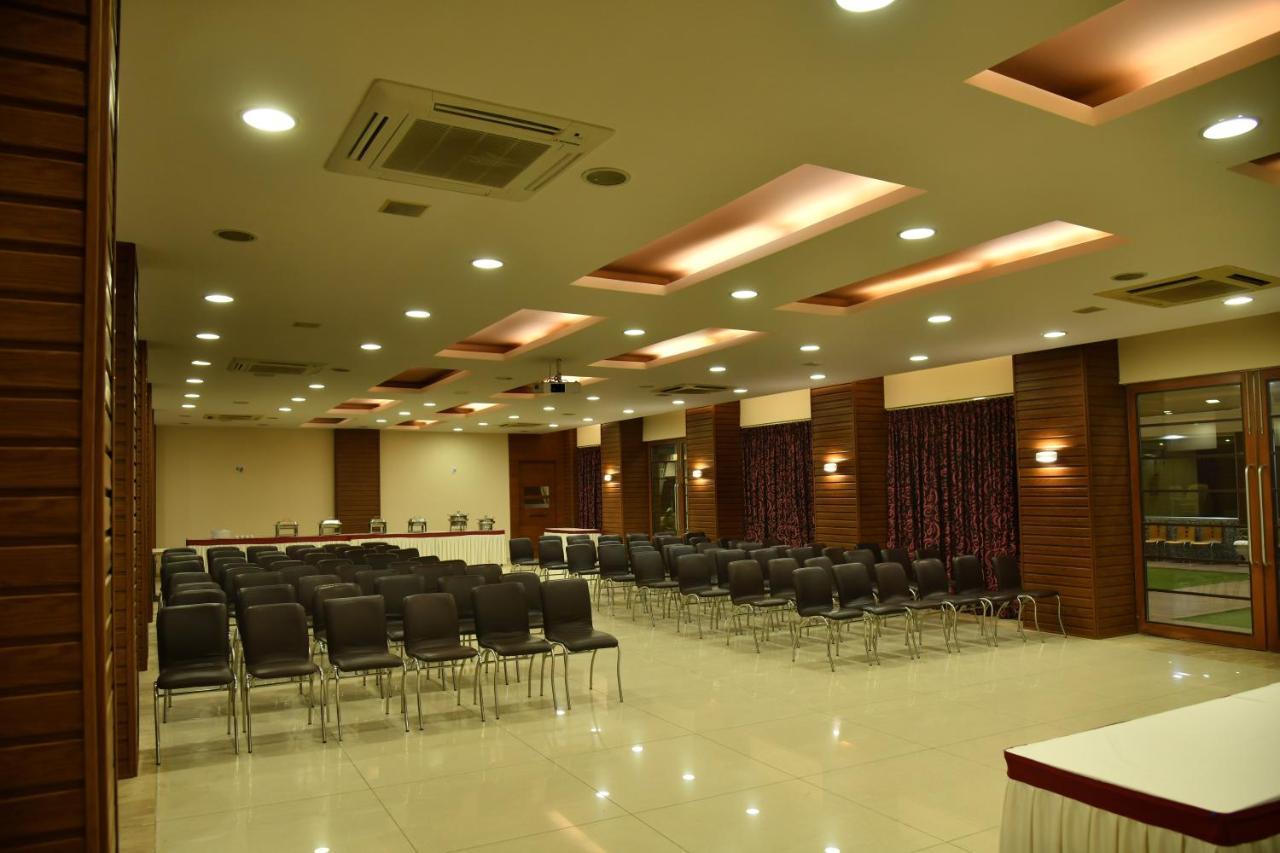 Hotel Prince Residency Bhuj Luaran gambar