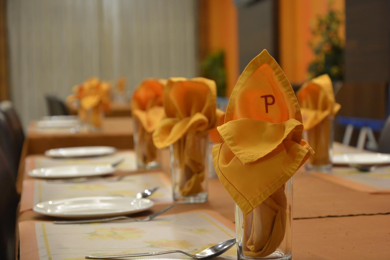 Hotel Prince Residency Bhuj Luaran gambar